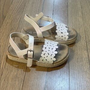 Cat & Jack Girls' White Floral Sandals